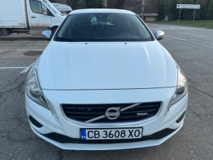 Volvo V60 R-Design