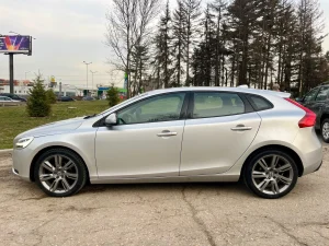 Volvo V40 Momentum